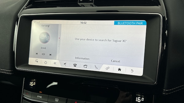 Used Jaguar XE 2019 for sale - 76048772: Photo 60