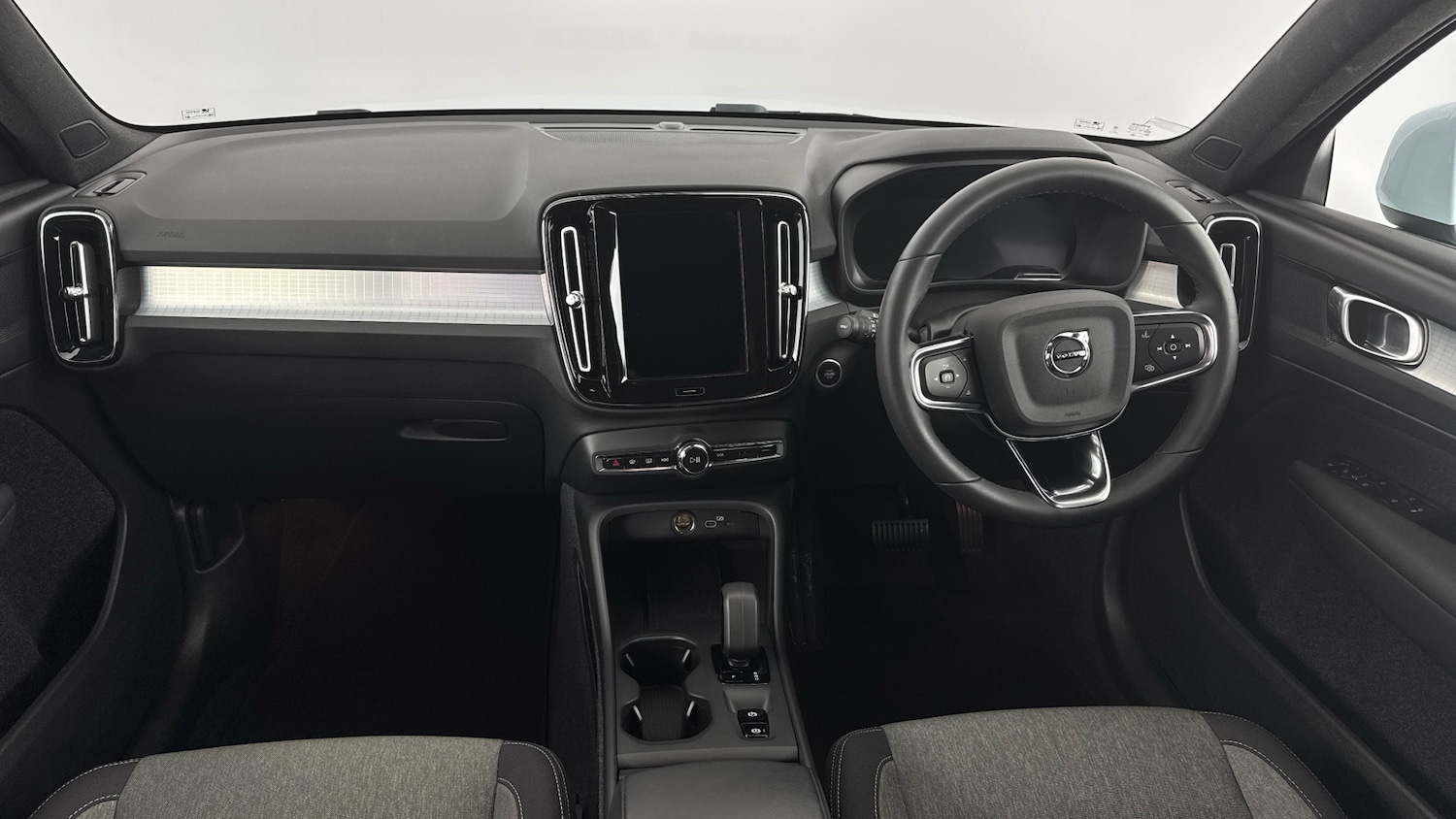Used Volvo XC40 2023 for sale - 76093394: Photo 11