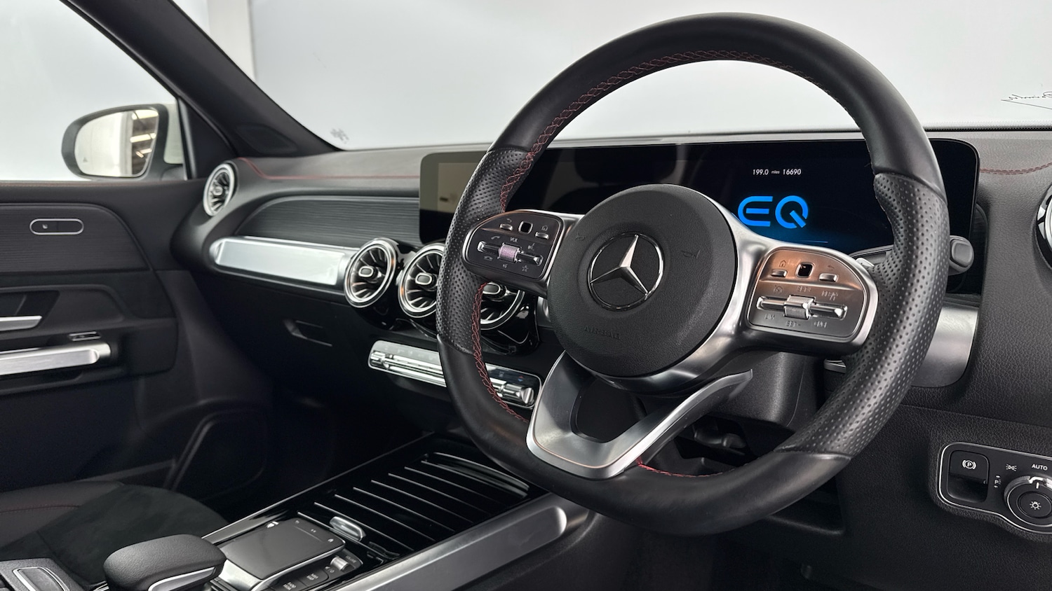 Used Mercedes-Benz EQB 2023 for sale - 76119811: Photo 9
