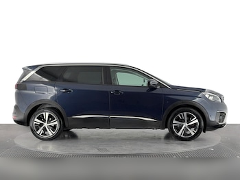 Used Peugeot 5008 2018 for sale - 79601020: Photo