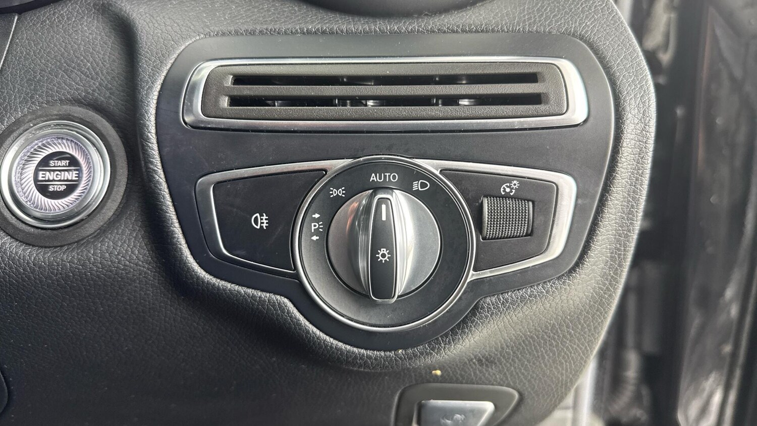 Used Mercedes-Benz C Class 2020 for sale - 77882058: Photo 21