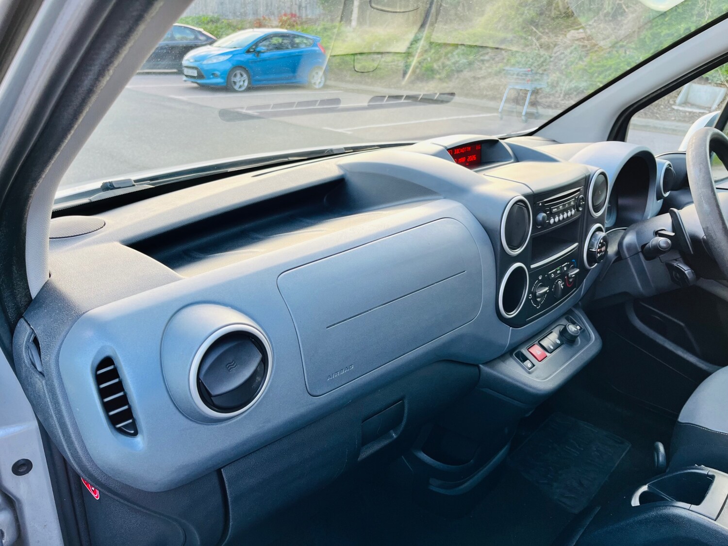 Used Peugeot Partner Tepee 2012 for sale - 78054306: Photo 38