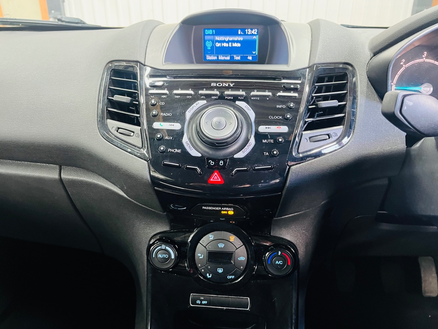 Used Ford Fiesta 2017 for sale - 78028403: Photo 24