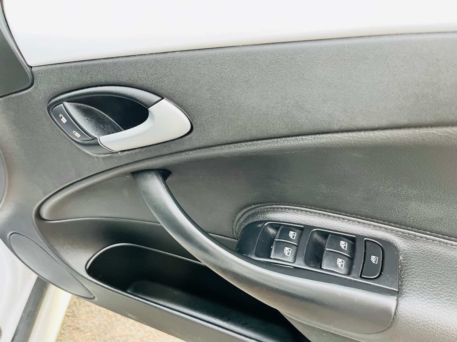 Used Saab 9-3 2010 for sale - 78027357: Photo 23