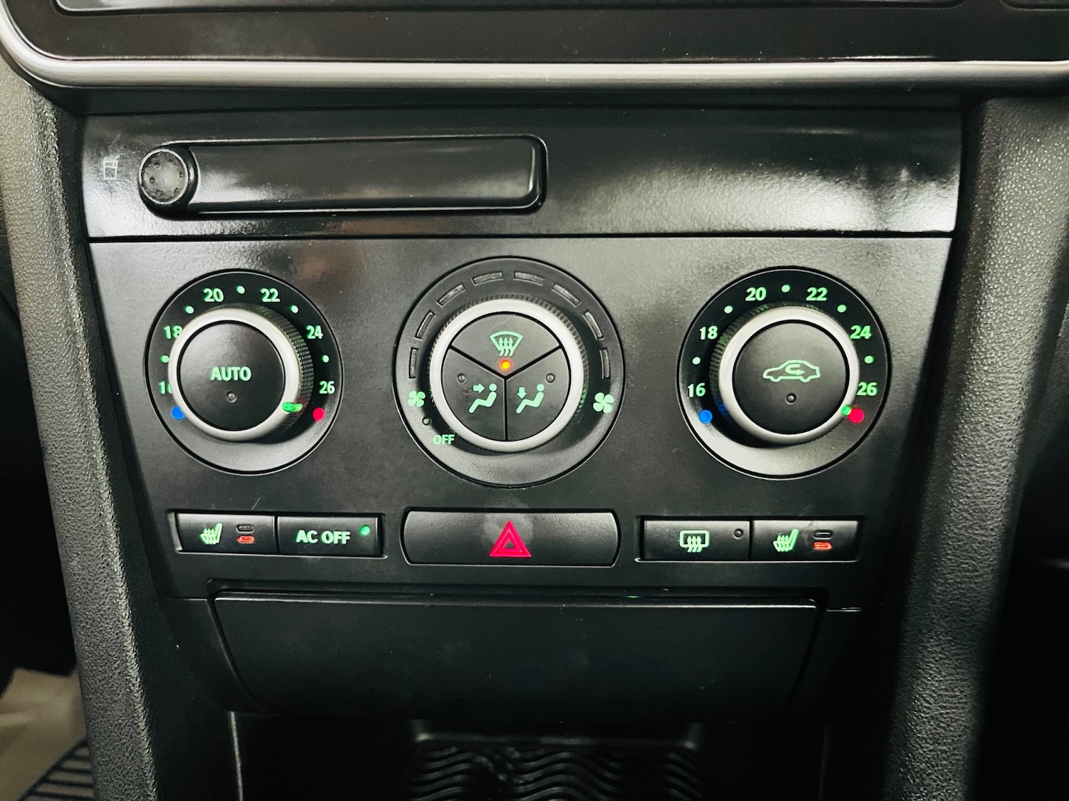 Used Saab 9-3 2010 for sale - 78027357: Photo 41