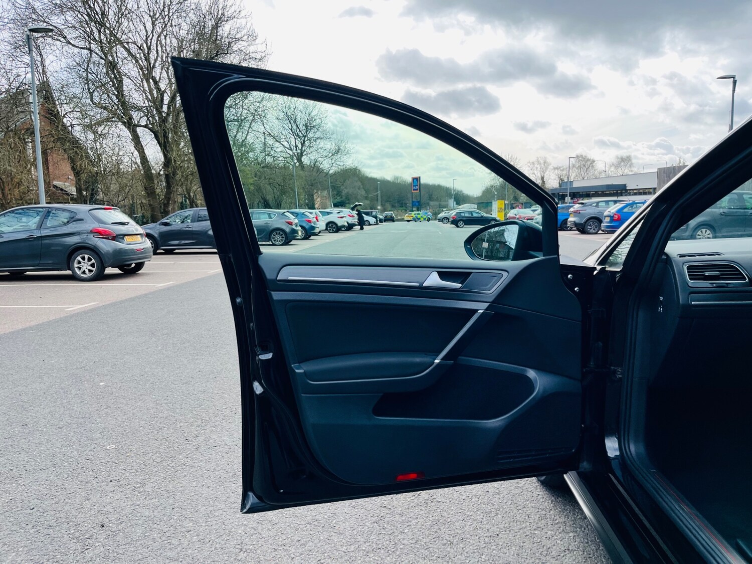 Used Volkswagen Golf 2025 for sale - 78025325: Photo 54