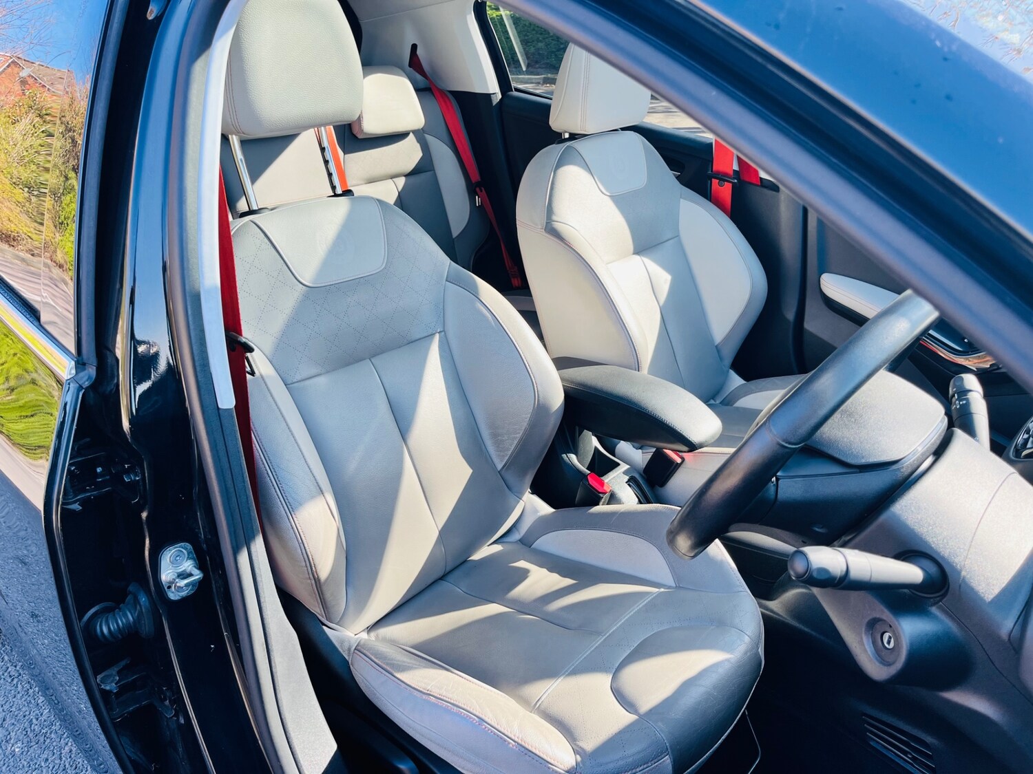 Used Peugeot 208 2015 for sale - 78028040: Photo 16