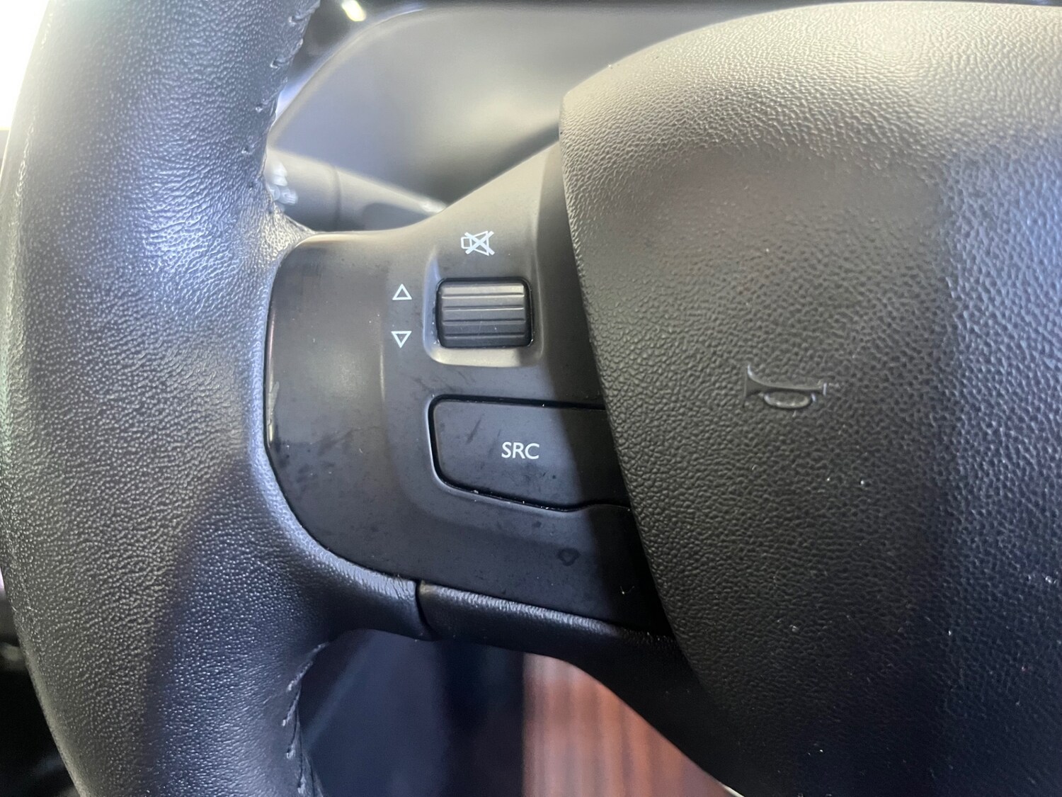 Used Peugeot 208 2015 for sale - 78028040: Photo 20