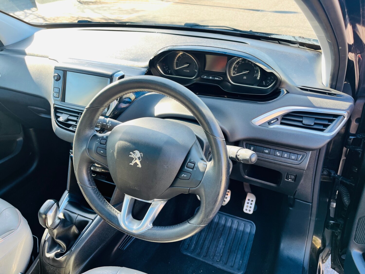 Used Peugeot 208 2015 for sale - 78028040: Photo 37