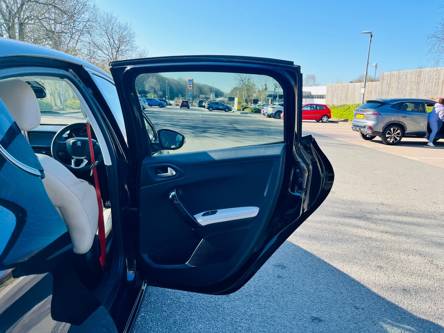 Used Peugeot 208 2015 for sale - 78028040: Photo 38