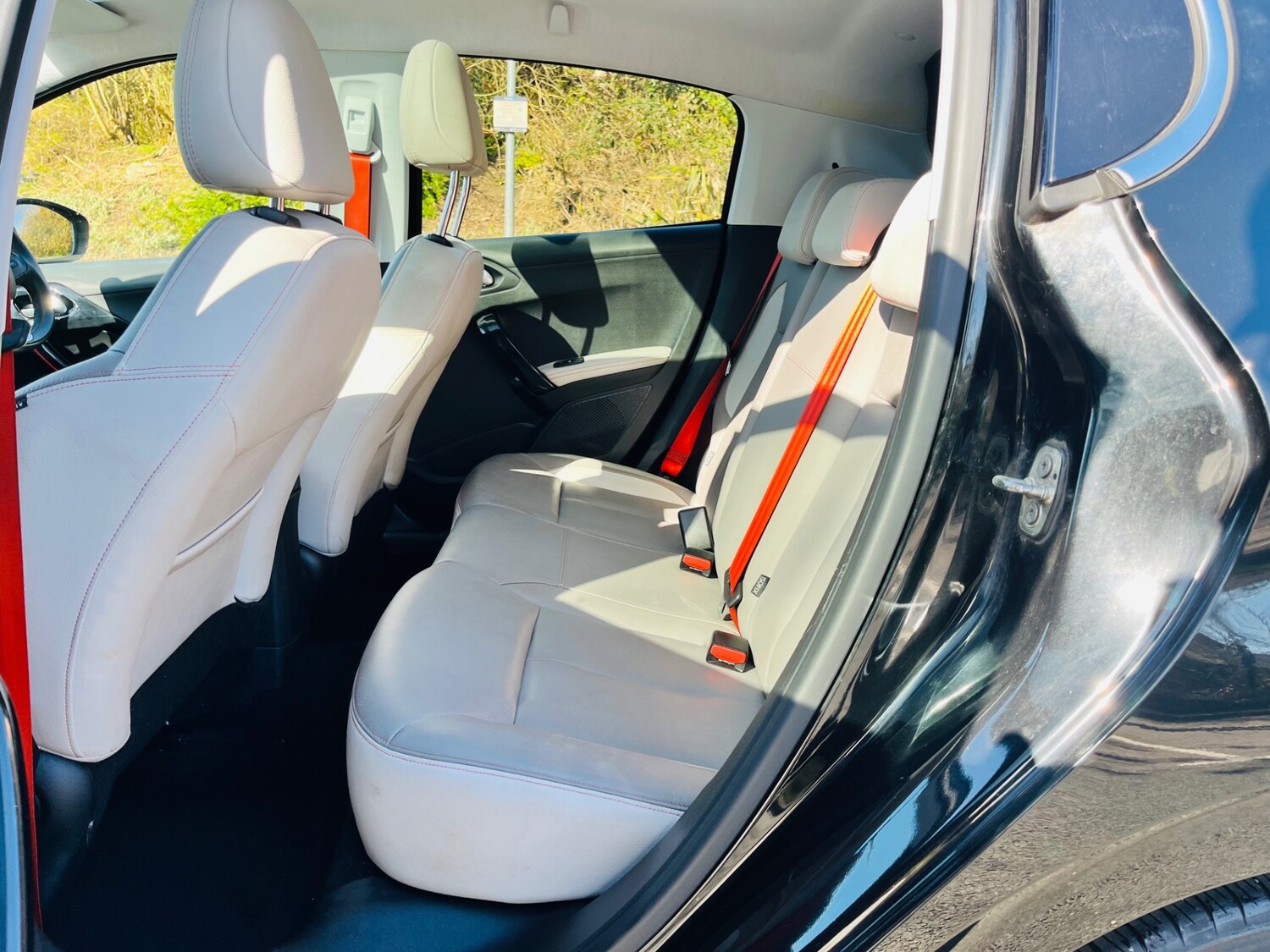 Used Peugeot 208 2015 for sale - 78028040: Photo 44