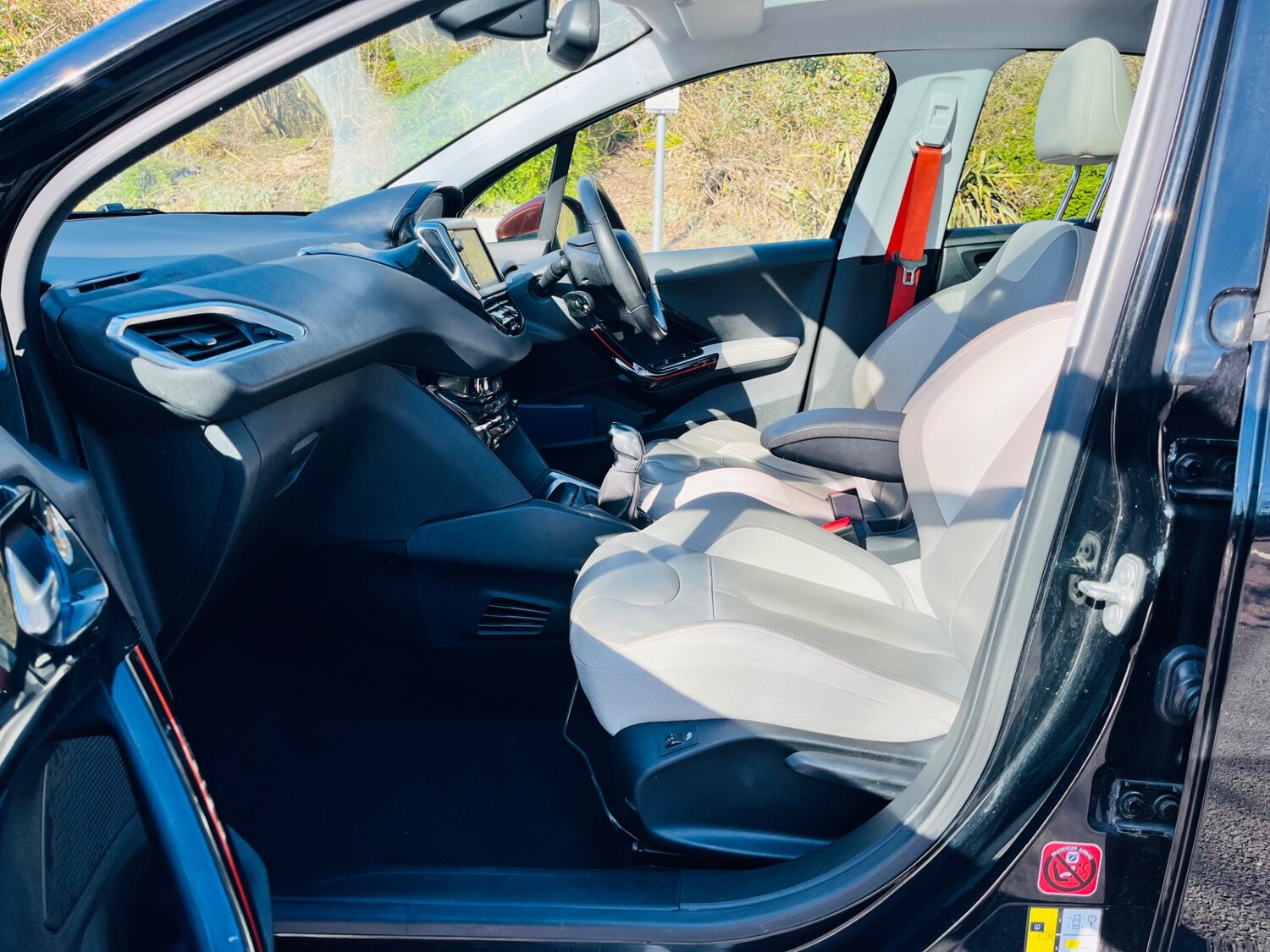 Used Peugeot 208 2015 for sale - 78028040: Photo 47