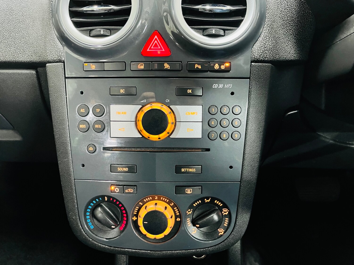 Used Vauxhall Corsa 2012 for sale - 78121935: Photo 26