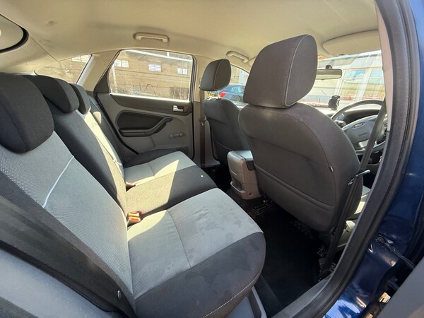 Used Ford Focus 2010 for sale - 74274309: Photo 12