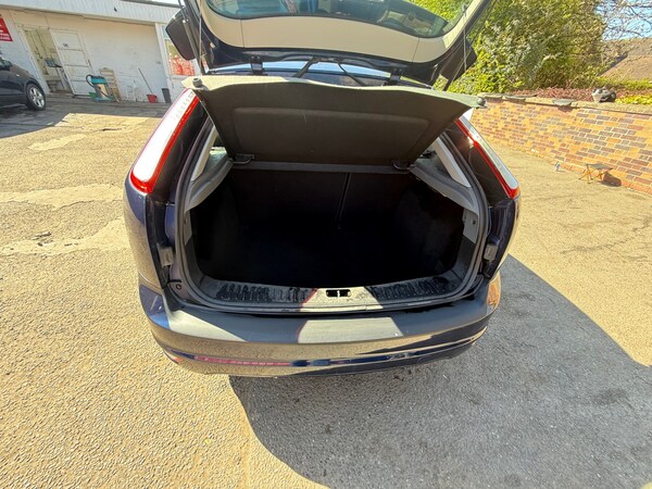 Used Ford Focus 2010 for sale - 74274309: Photo 13
