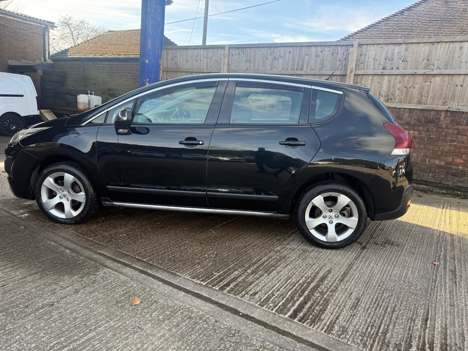 Used Peugeot 3008 2014 for sale - 77650789: Photo 6