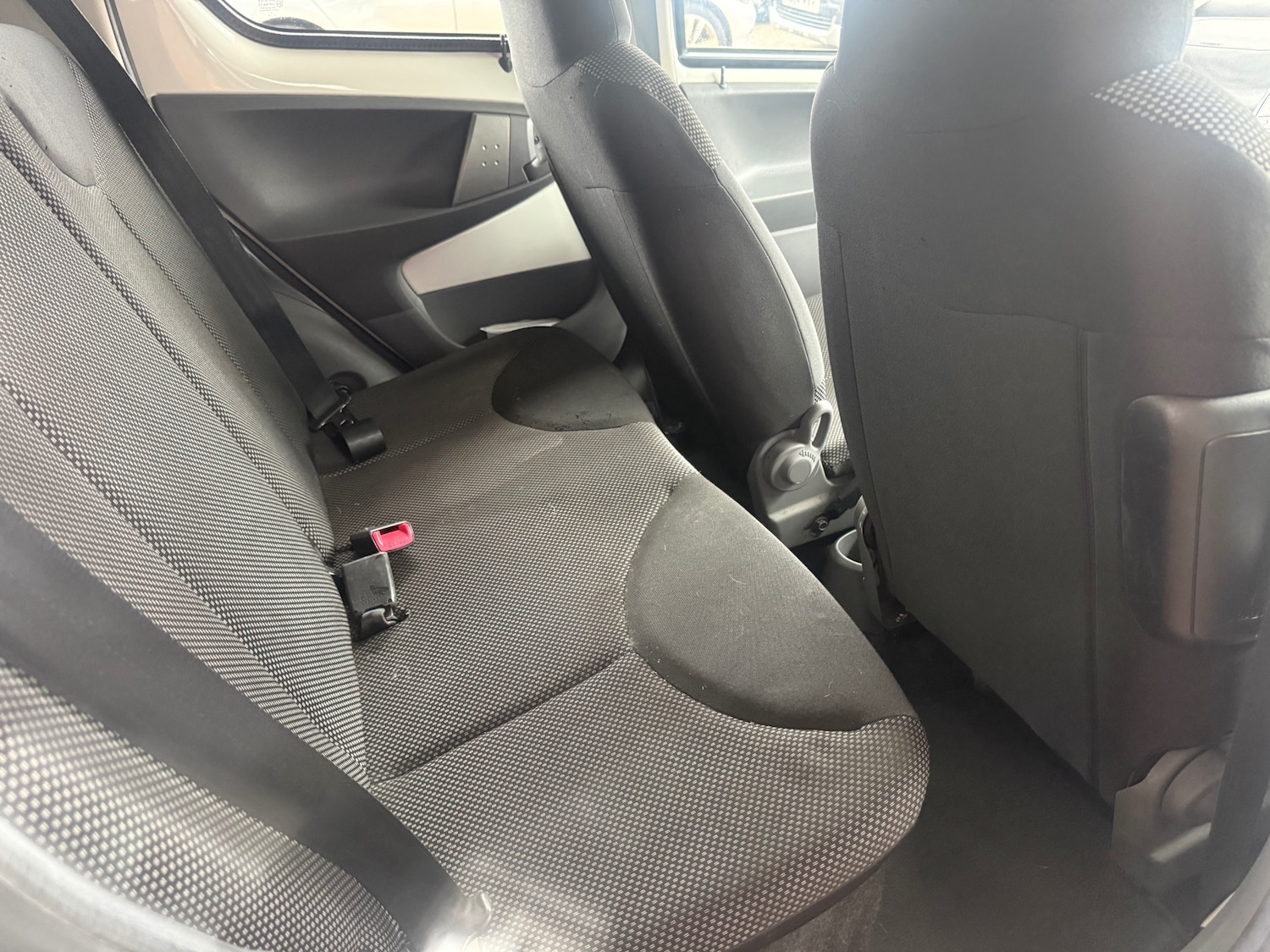 Used Toyota AYGO 2011 for sale - 78018677: Photo 11