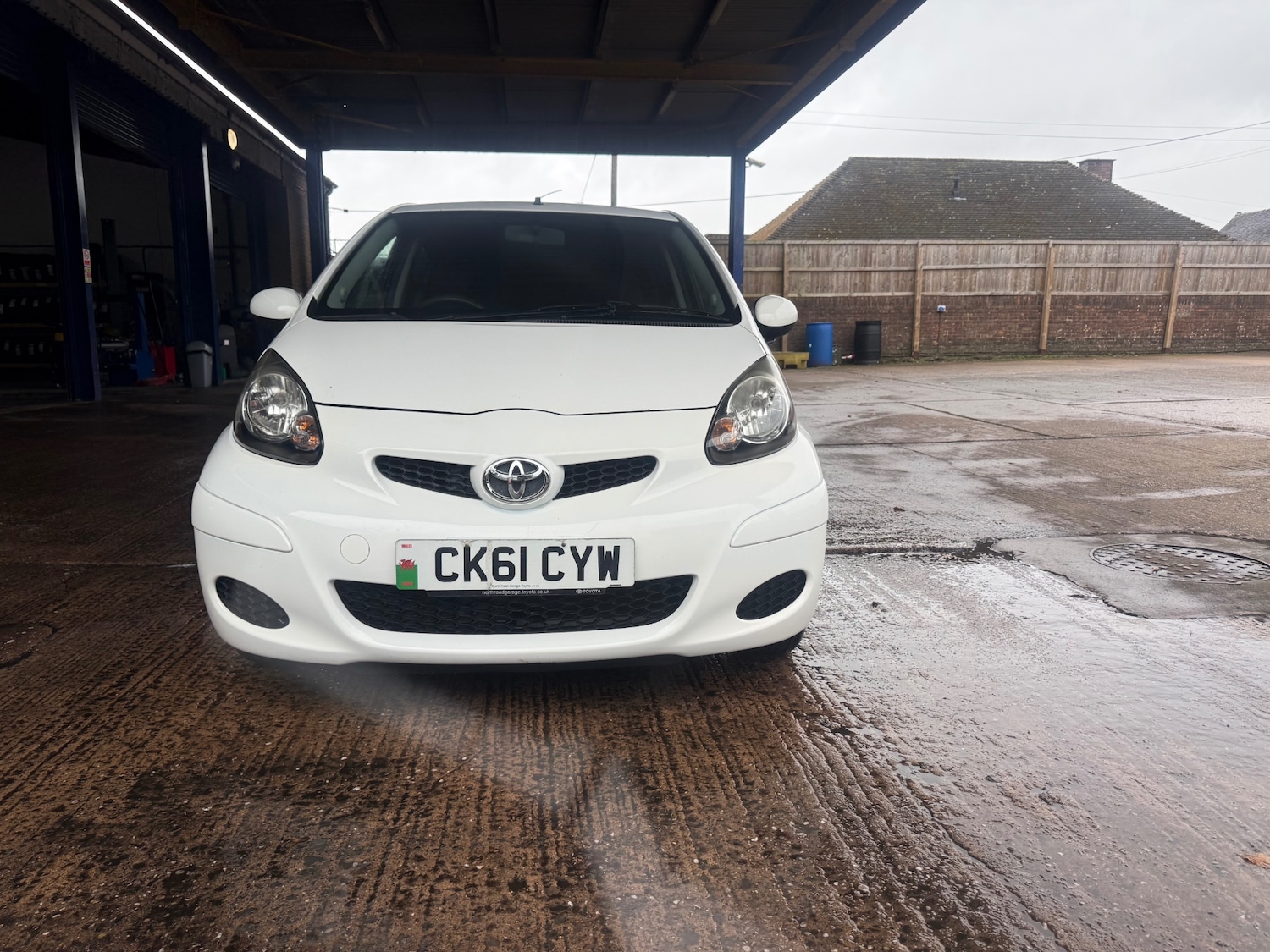 Used Toyota AYGO 2011 for sale - 78018677: Photo 2