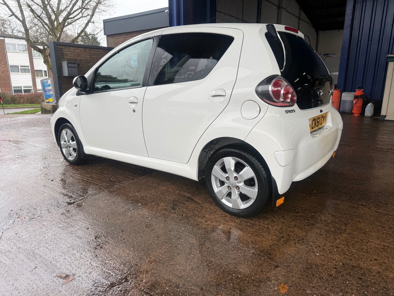Used Toyota AYGO 2011 for sale - 78018677: Photo 3
