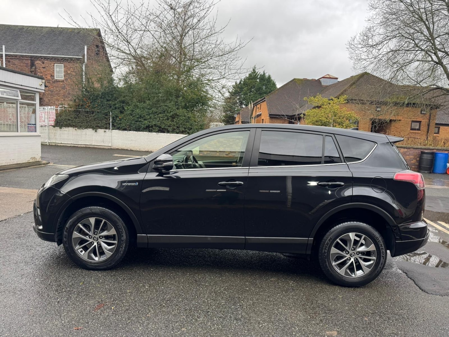 Used Toyota RAV4 2017 for sale - 77141035: Photo 4