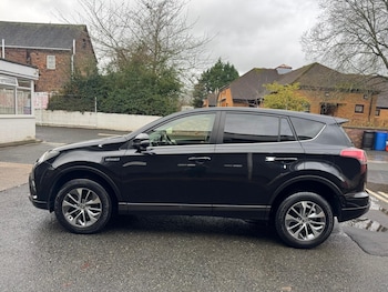 Used Toyota RAV4 2017 for sale - 77141035: Photo
