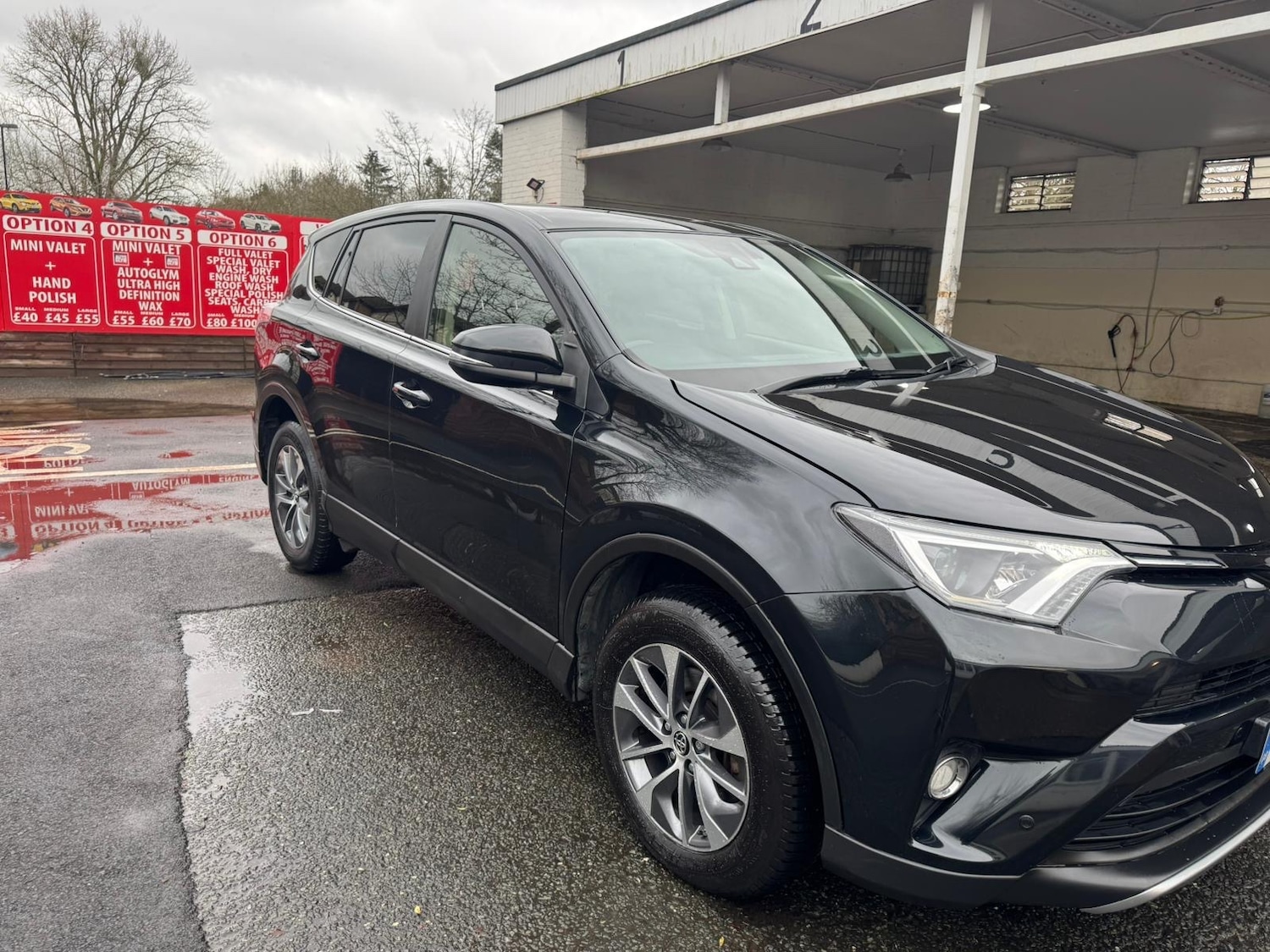 Used Toyota RAV4 2017 for sale - 77141035: Photo 5
