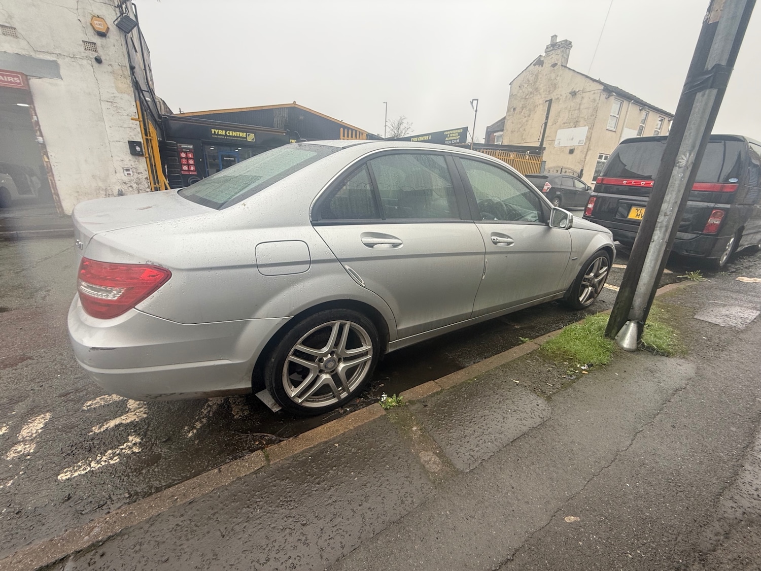 Used Mercedes-Benz C Class 2011 for sale - 77694727: Photo 3
