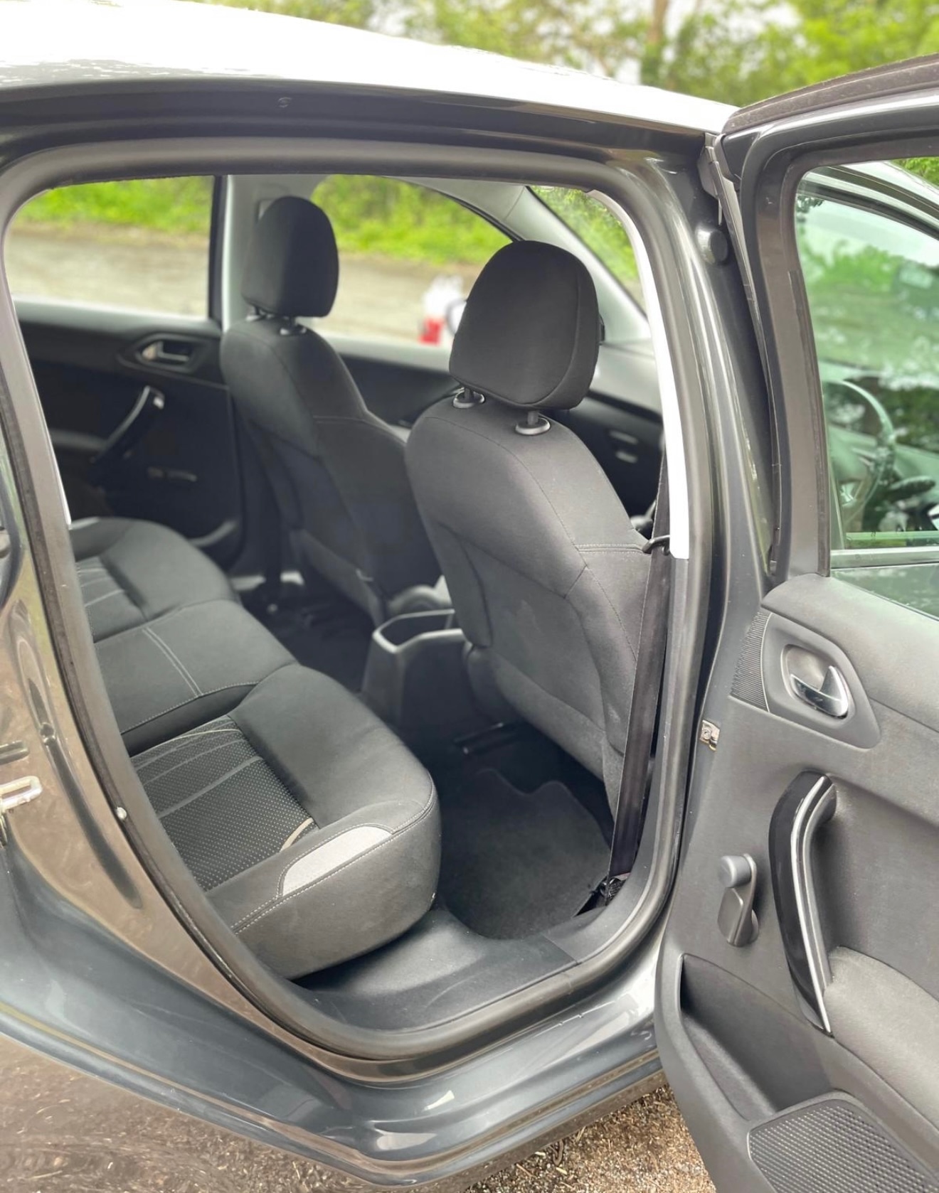 Used Peugeot 208 2014 for sale - 76192509: Photo 3