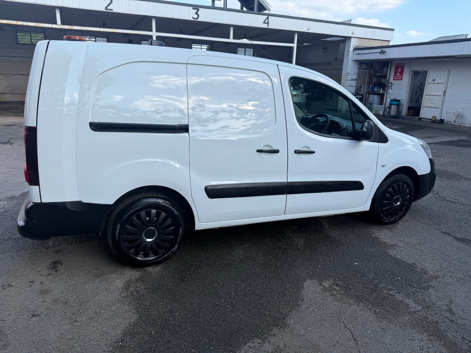 Used Peugeot Partner 2018 for sale - 76187302: Photo 12