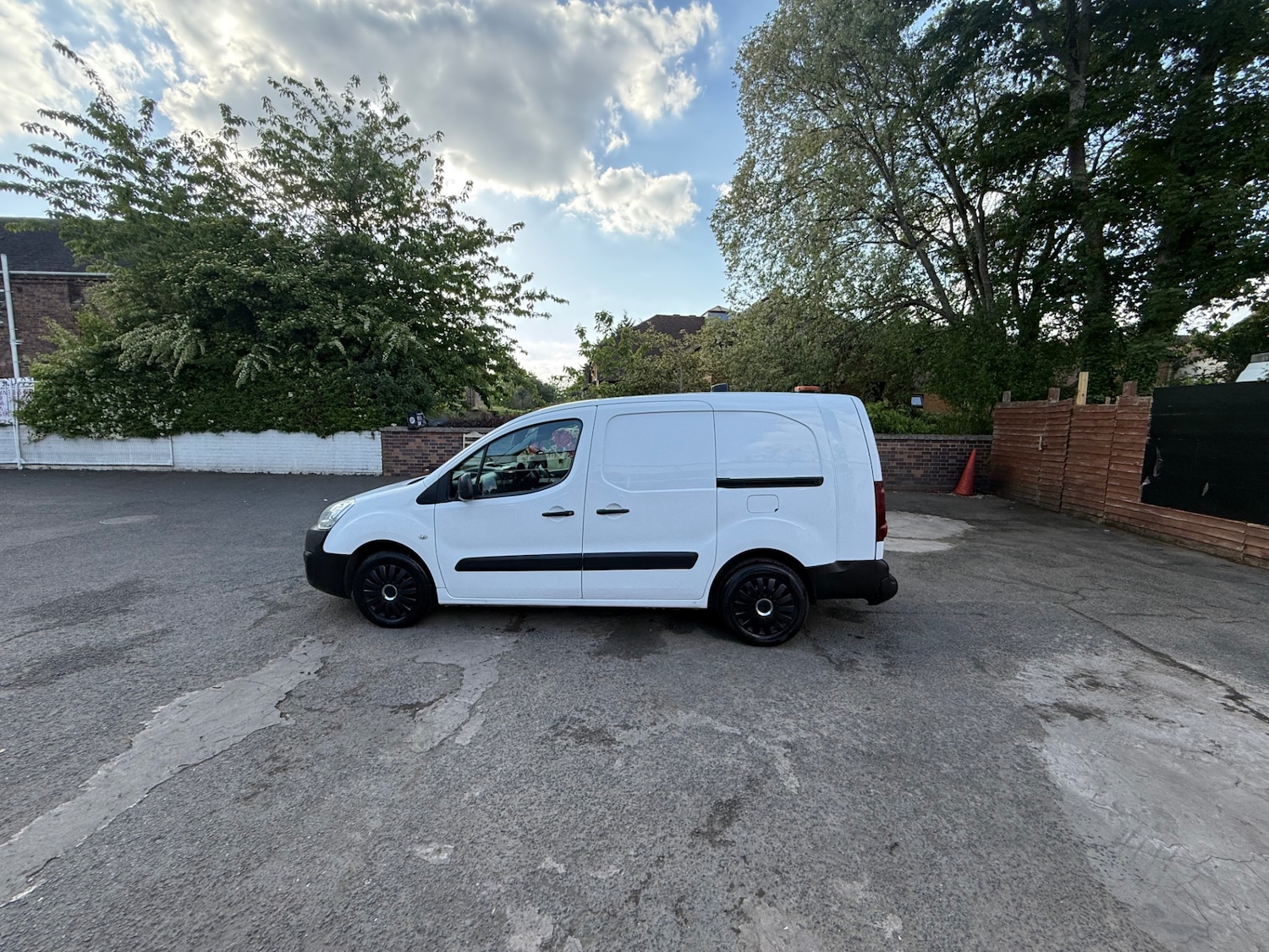 Used Peugeot Partner 2018 for sale - 76187302: Photo 13