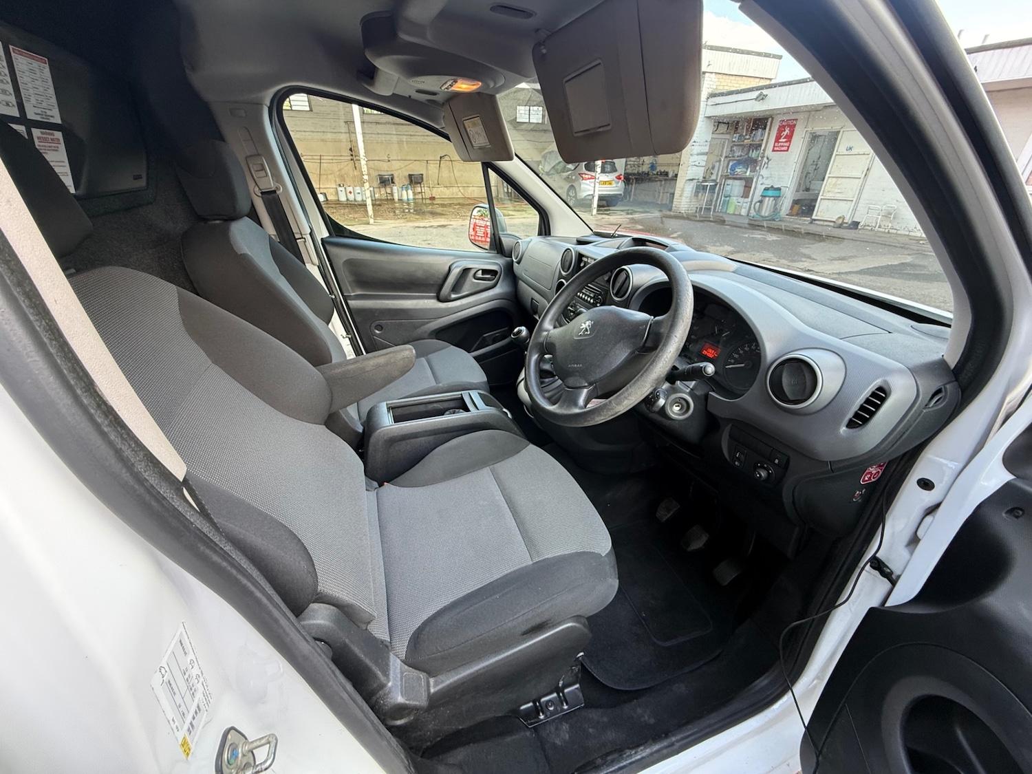 Used Peugeot Partner 2018 for sale - 76187302: Photo 8