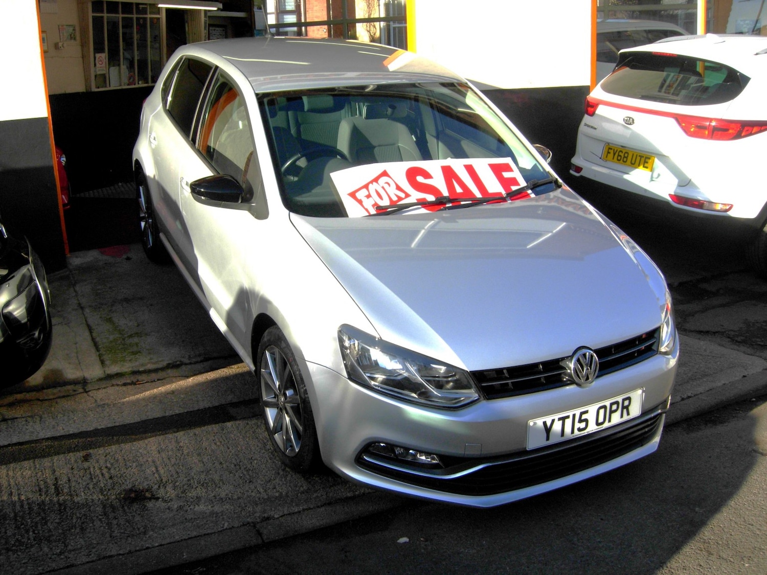 Used Volkswagen Polo 2015 for sale - 77129582: Photo 2