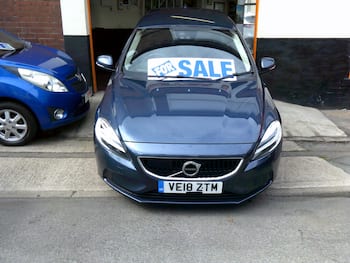 Used Volvo V40 2018 for sale - 79735307: Photo