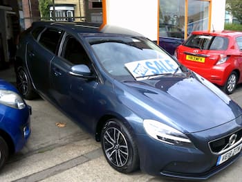 Used Volvo V40 2018 for sale - 79735307: Photo