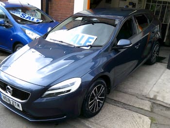 Used Volvo V40 2018 for sale - 79735307: Photo