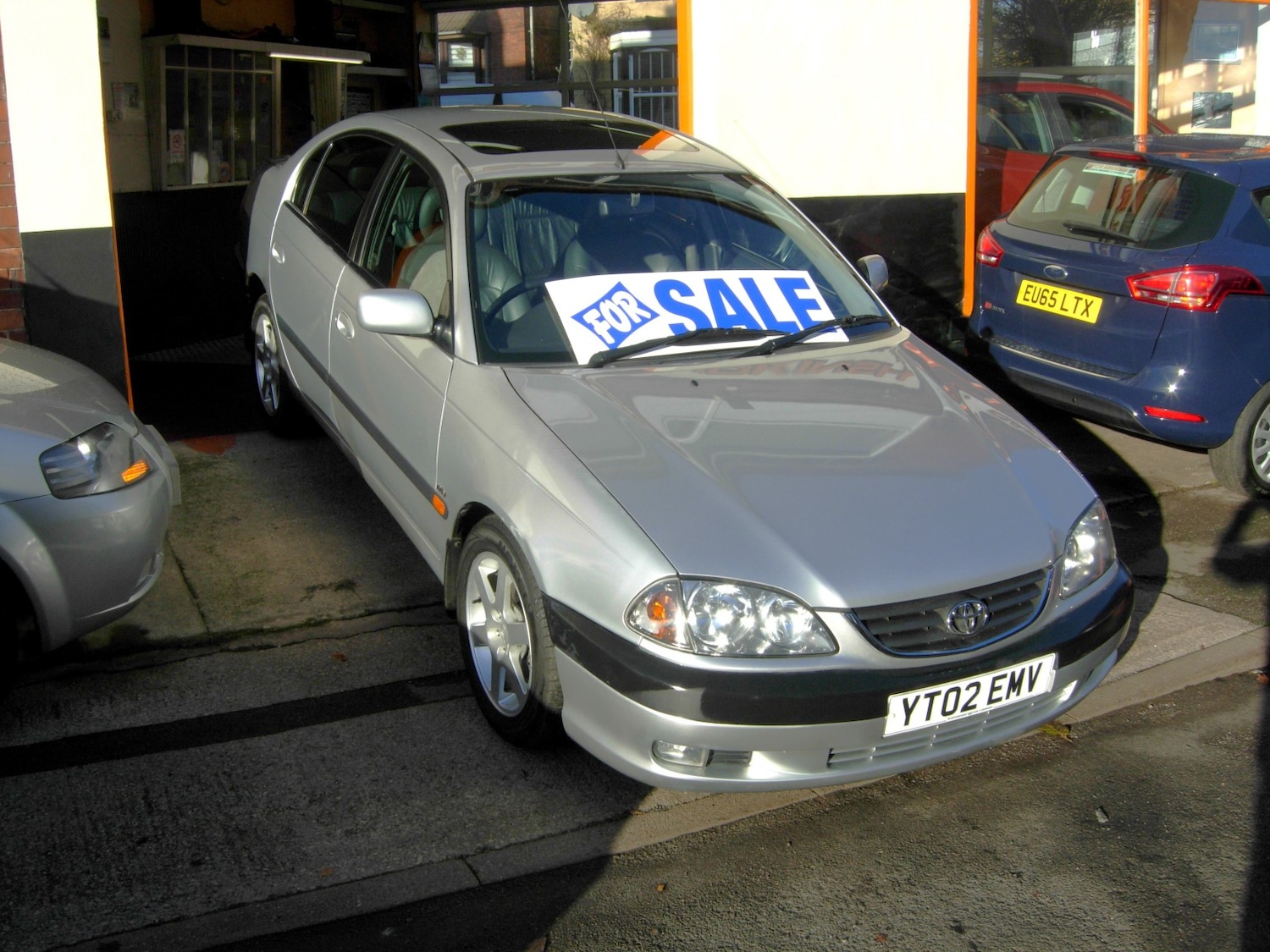Used Toyota Avensis 2002 for sale - 76817584: Photo 2
