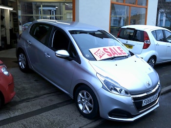 Used Peugeot 208 2016 for sale - 77742899: Photo