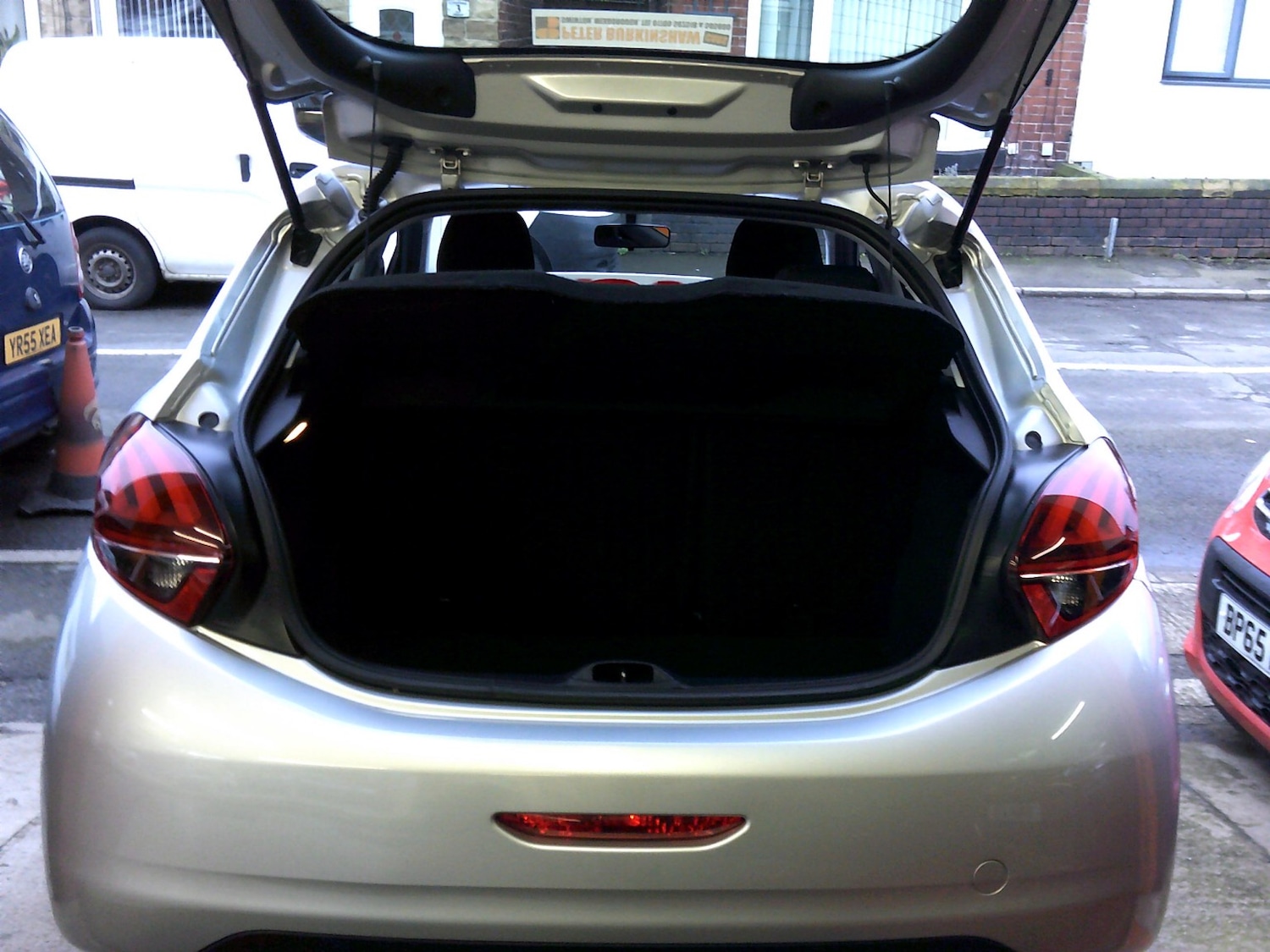 Used Peugeot 208 2016 for sale - 77742899: Photo 6