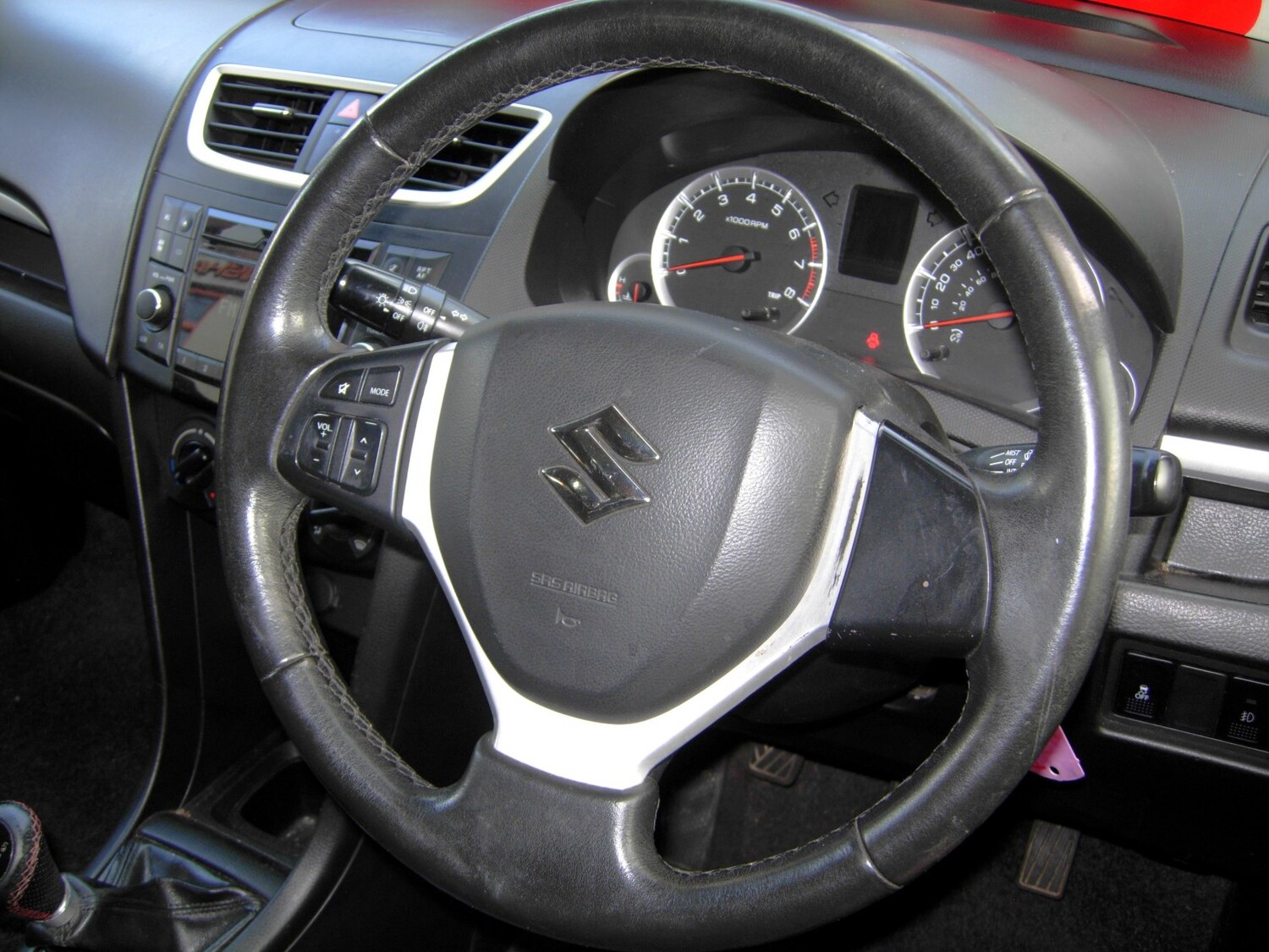 Used Suzuki Swift 2015 for sale - 76082688: Photo 8