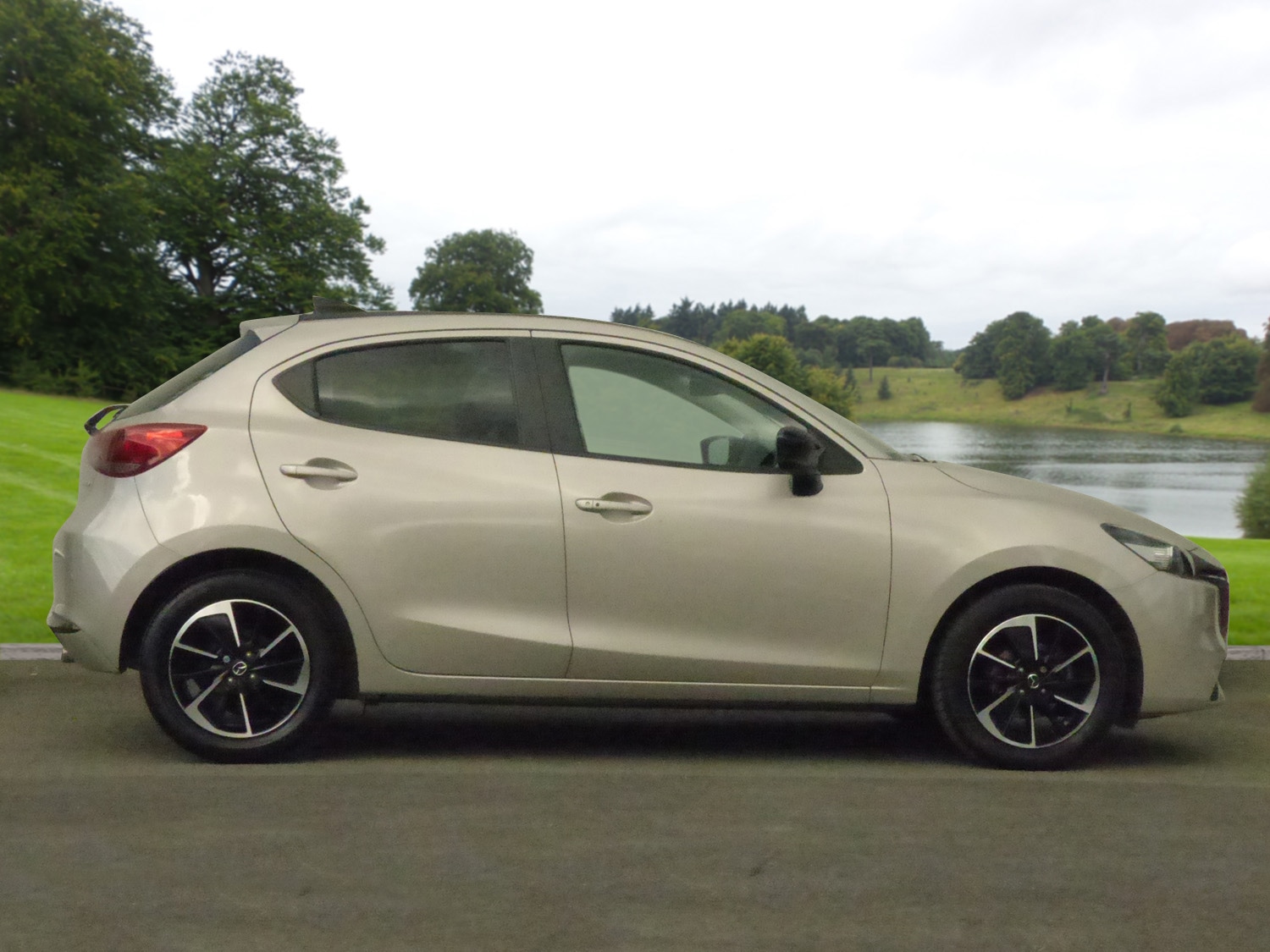 Used Mazda Mazda2 2024 for sale - 75975203: Photo 2
