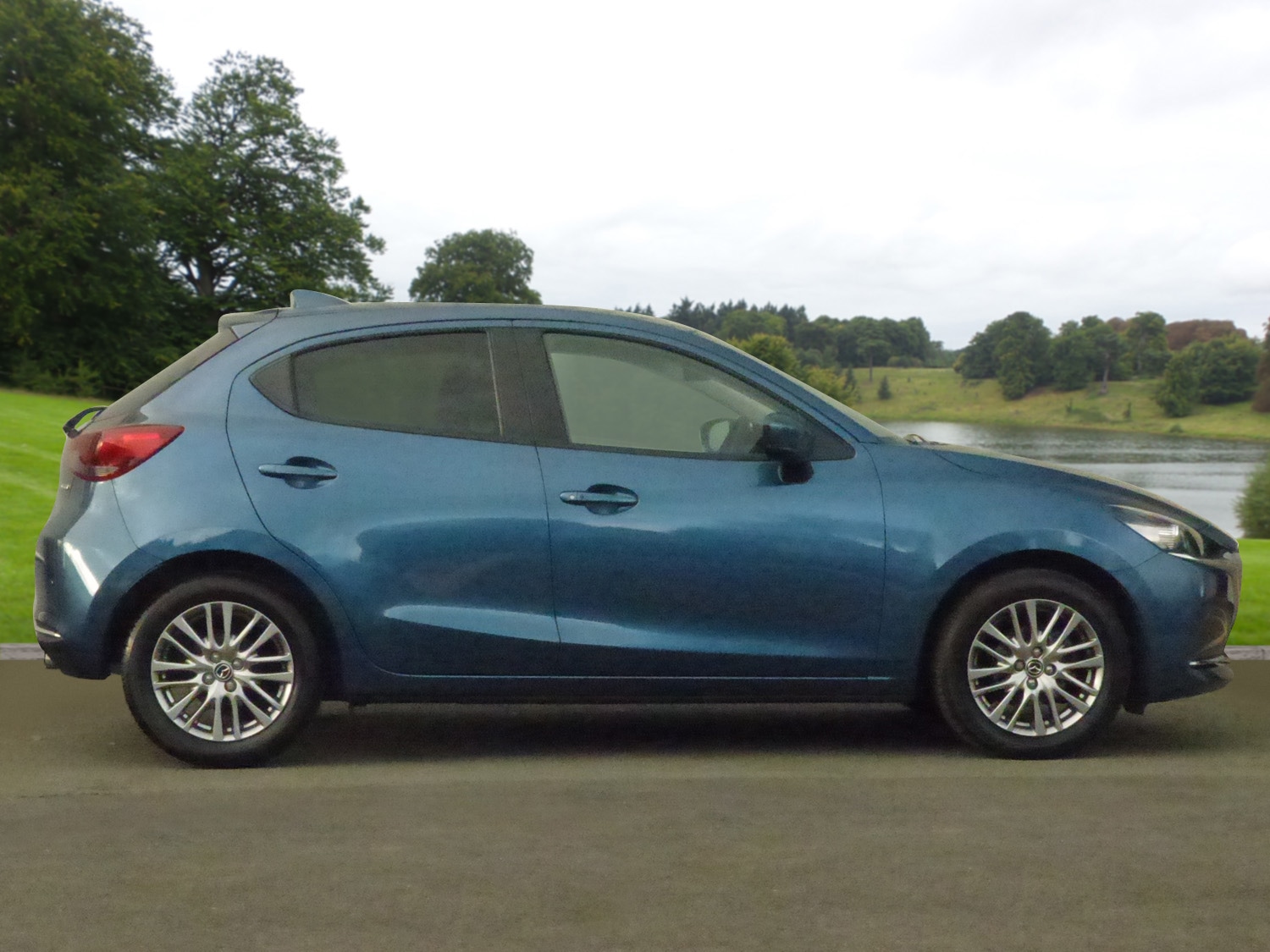 Used Mazda Mazda2 2022 for sale - 76288235: Photo 2