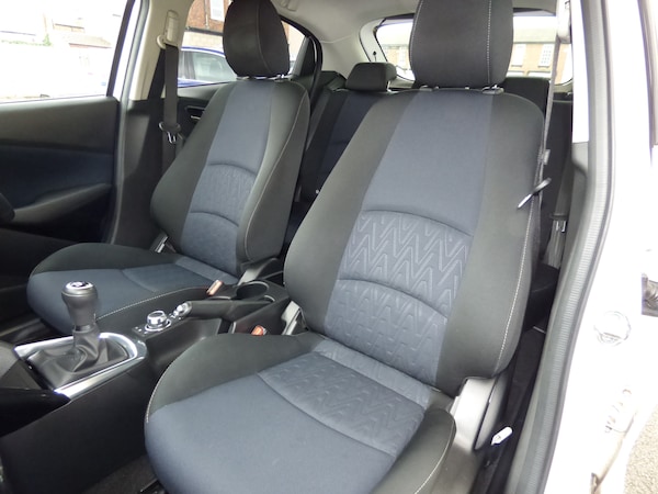 Used Mazda Mazda2 2015 for sale - 76341259: Photo 6