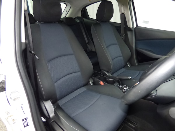 Used Mazda Mazda2 2015 for sale - 76341259: Photo 9