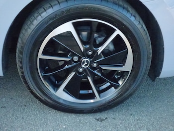 Used Mazda Mazda2 2024 for sale - 75994413: Photo 4
