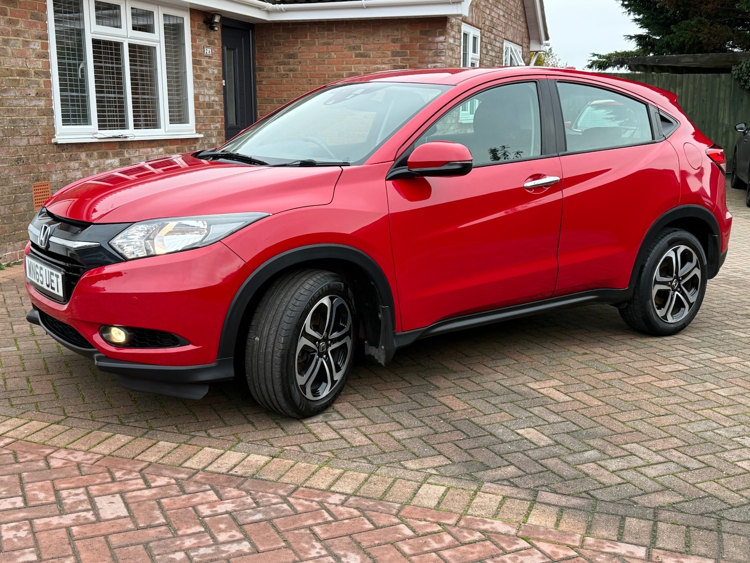 Used Honda HR-V 2015 for sale - 76497725: Photo 2