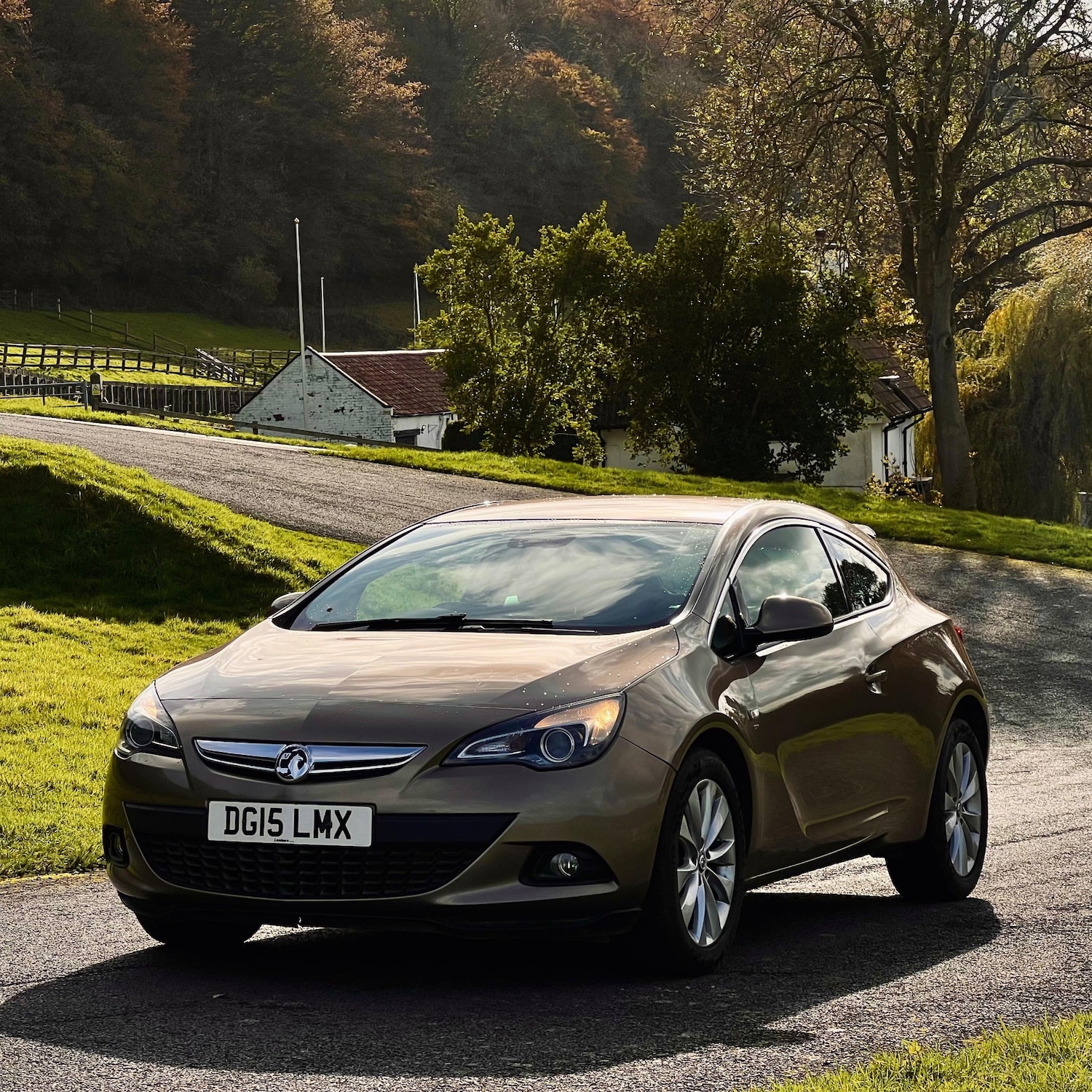 Used Vauxhall Astra GTC 2015 for sale - 76417957: Photo 2