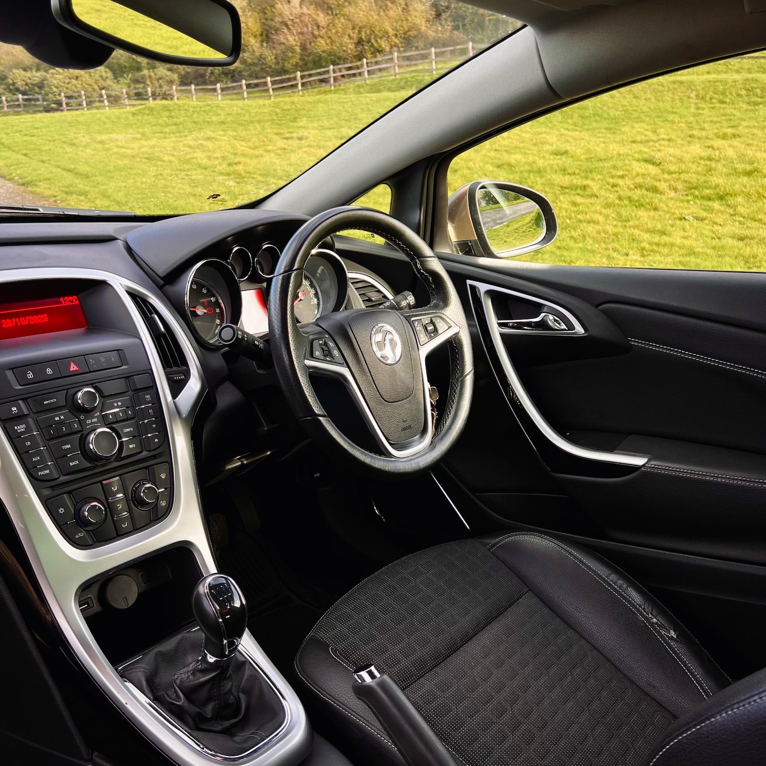 Used Vauxhall Astra GTC 2015 for sale - 76417957: Photo 8