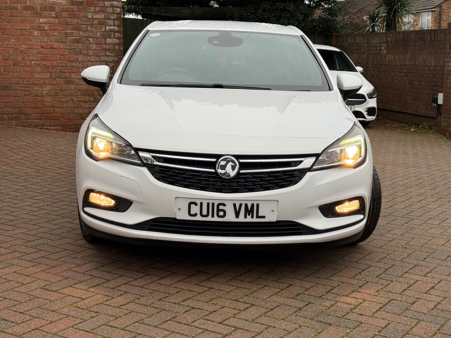 Used Vauxhall Astra 2016 for sale - 77277636: Photo 2