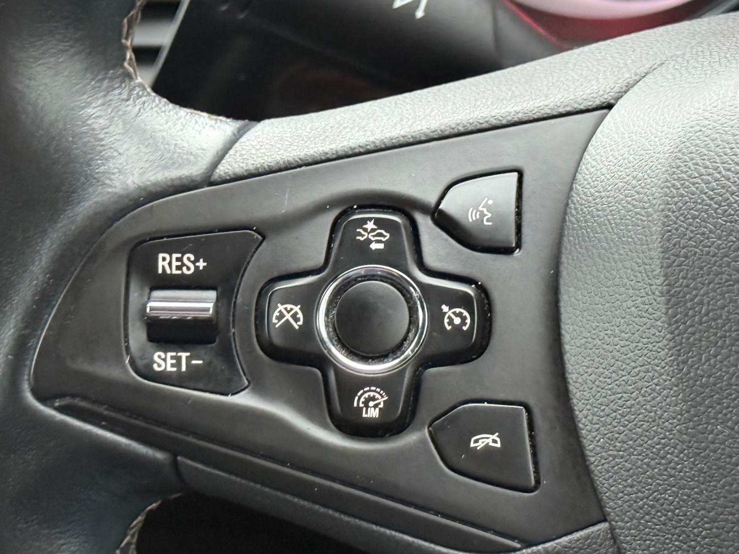 Used Vauxhall Astra 2016 for sale - 77277636: Photo 23