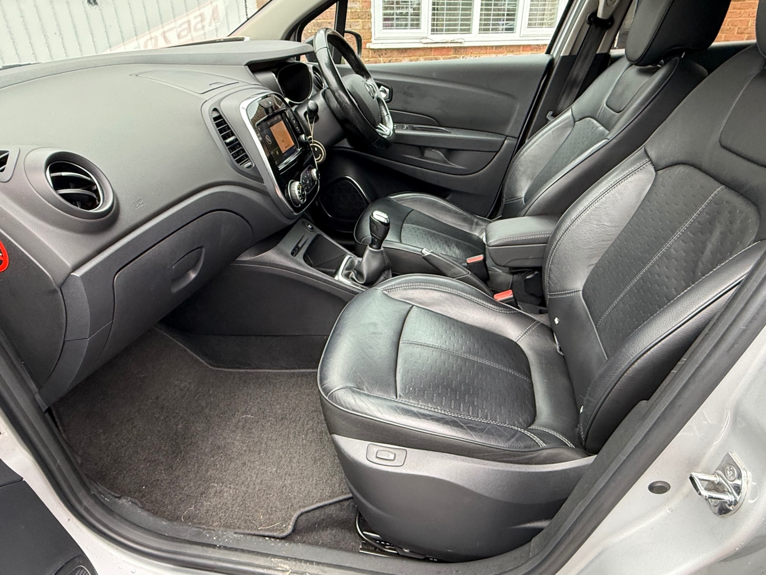 Used Renault Captur 2017 for sale - 76497710: Photo 12